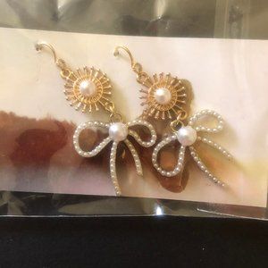 tramps + thieves girly earrings -- NWOT
